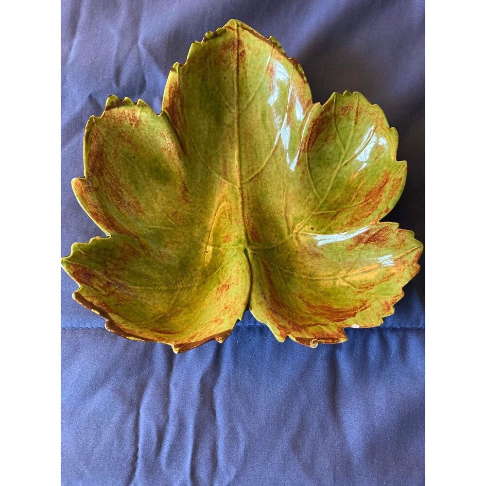 Vintage Green Leaf Cigarette Ashtray 1969 See Photos
